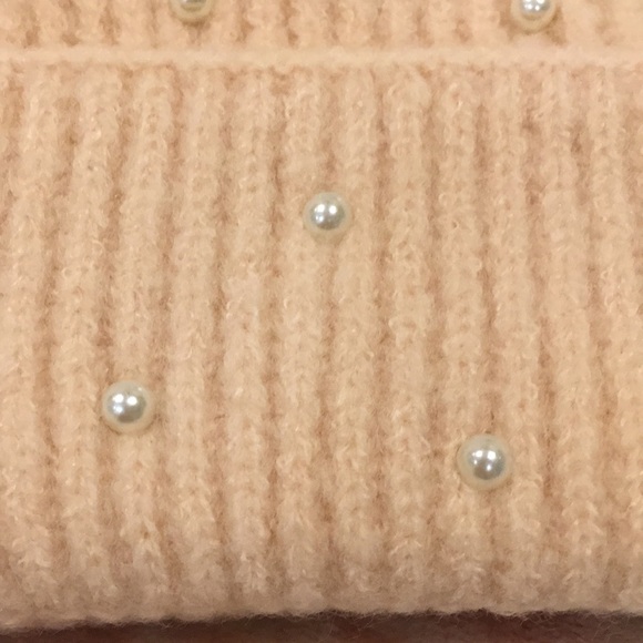 Steve Madden Woolen Knit Cap Peach and Pearl Accents NWT OSFM - Picture 2 of 11